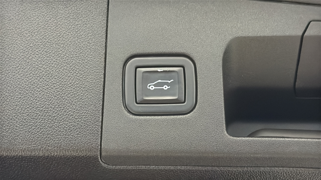 Used 2020 White Cadillac Premium Luxury image 29