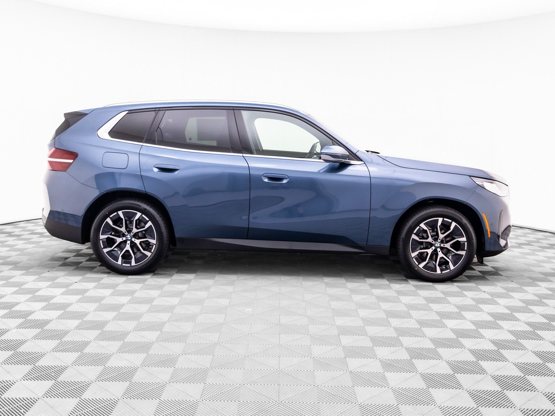 New 2026 Arctic Race Blue metallic BMW 30 xDrive image 8