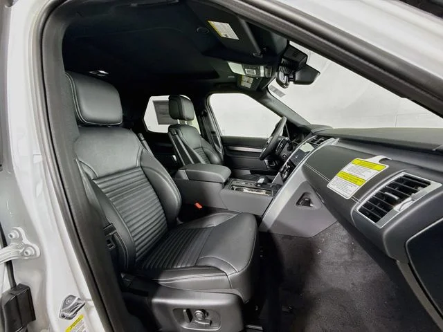 New 2026 Fuji White Land Rover Dynamic SE image 30