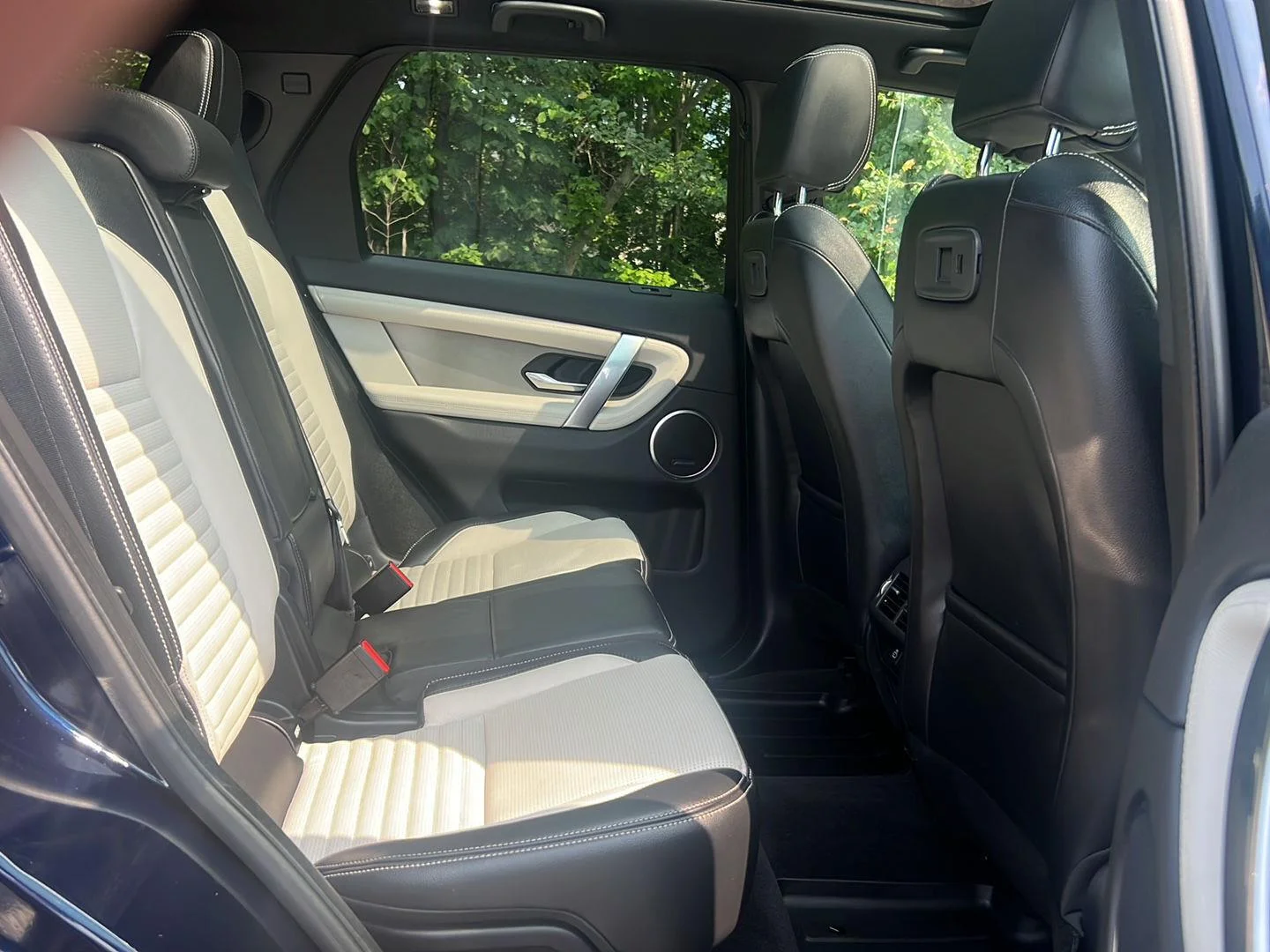 Used 2022 Portofino Blue Metallic Land Rover S R-Dynamic image 27