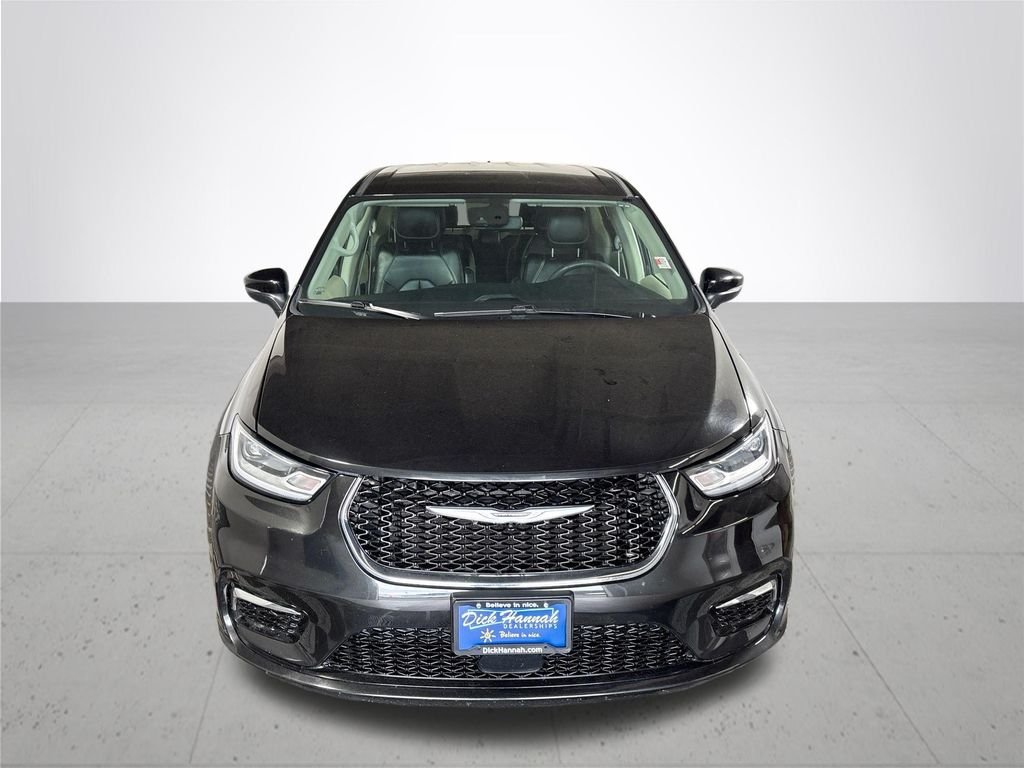 Used 2023 Black Chrysler Touring L image 3