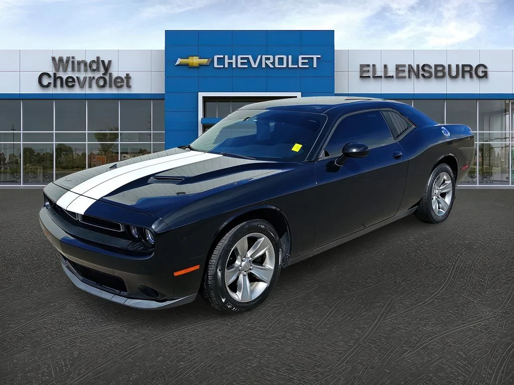 Used 2016 Pitch Black Clearcoat Dodge SXT image 3