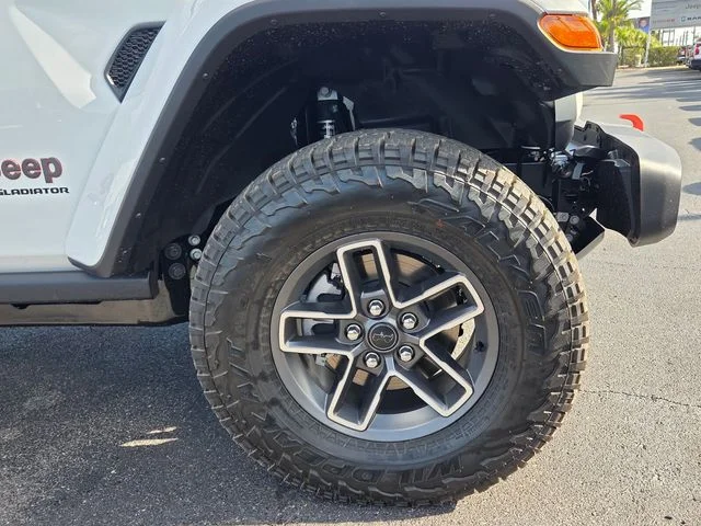 New 2026 Bright White Clearcoat Jeep Mojave image 10