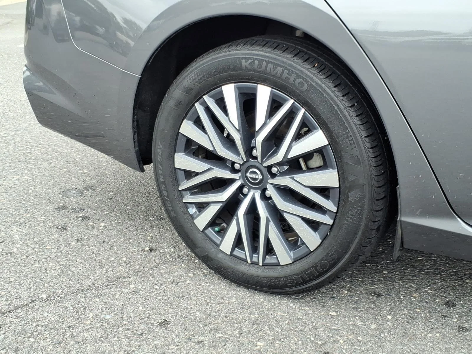 Used 2024 Gun Metallic Nissan 2.5 SV image 9