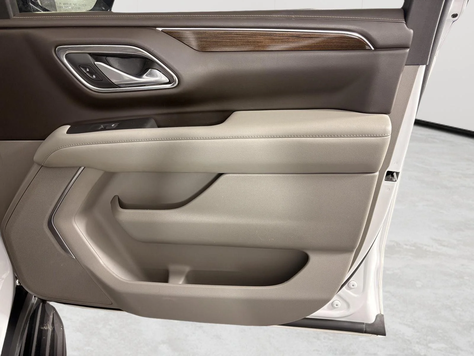 Used 2022 Summit White GMC SLE image 25