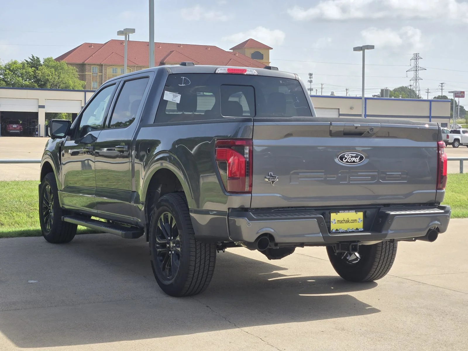 New 2026 Carbonized Gray Metallic Ford XLT image 3