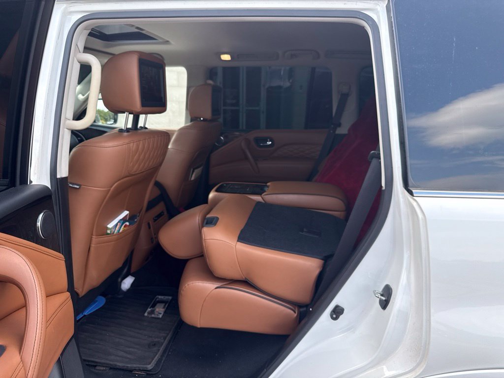 Used 2019 White INFINITI LUXE image 10