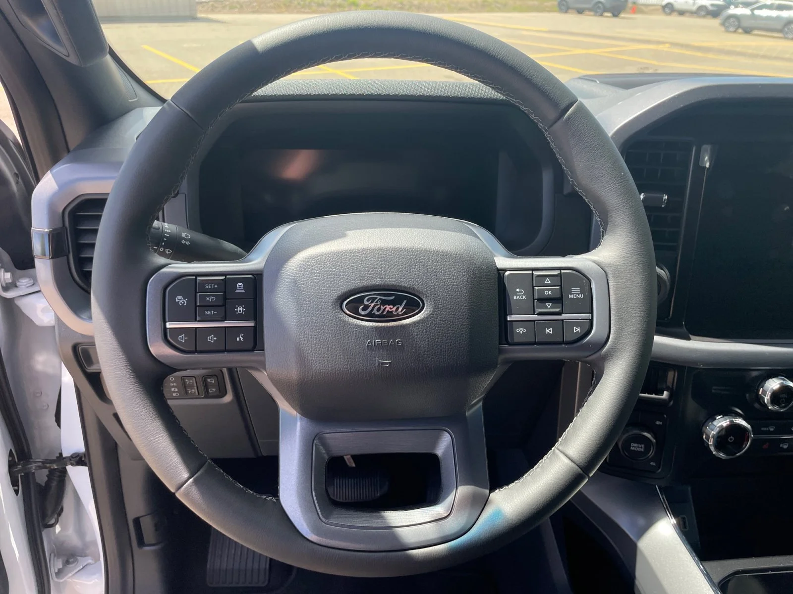 New 2026 Oxford White Ford XLT image 17