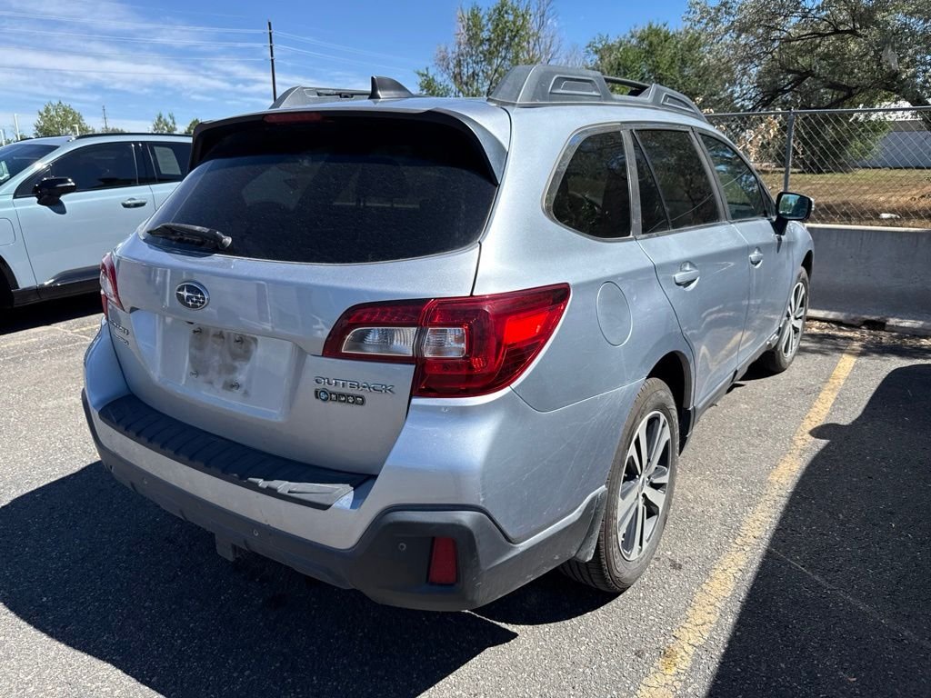 Used 2018 Ice Silver Metallic Subaru 2.5i image 2