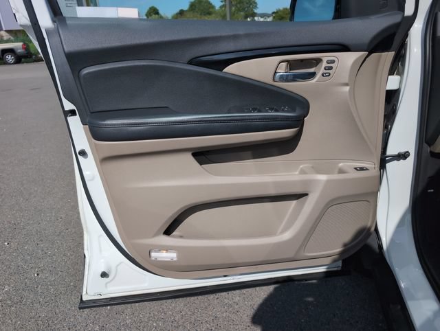Used 2022 Platinum White Pearl Honda Elite image 18