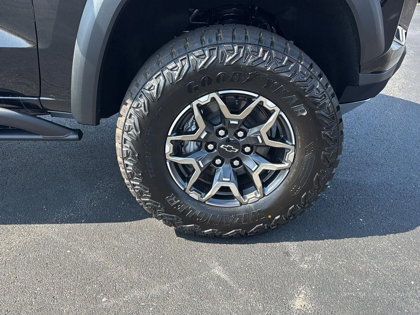 2026 Chevrolet Colorado ZR2 - Photo 14