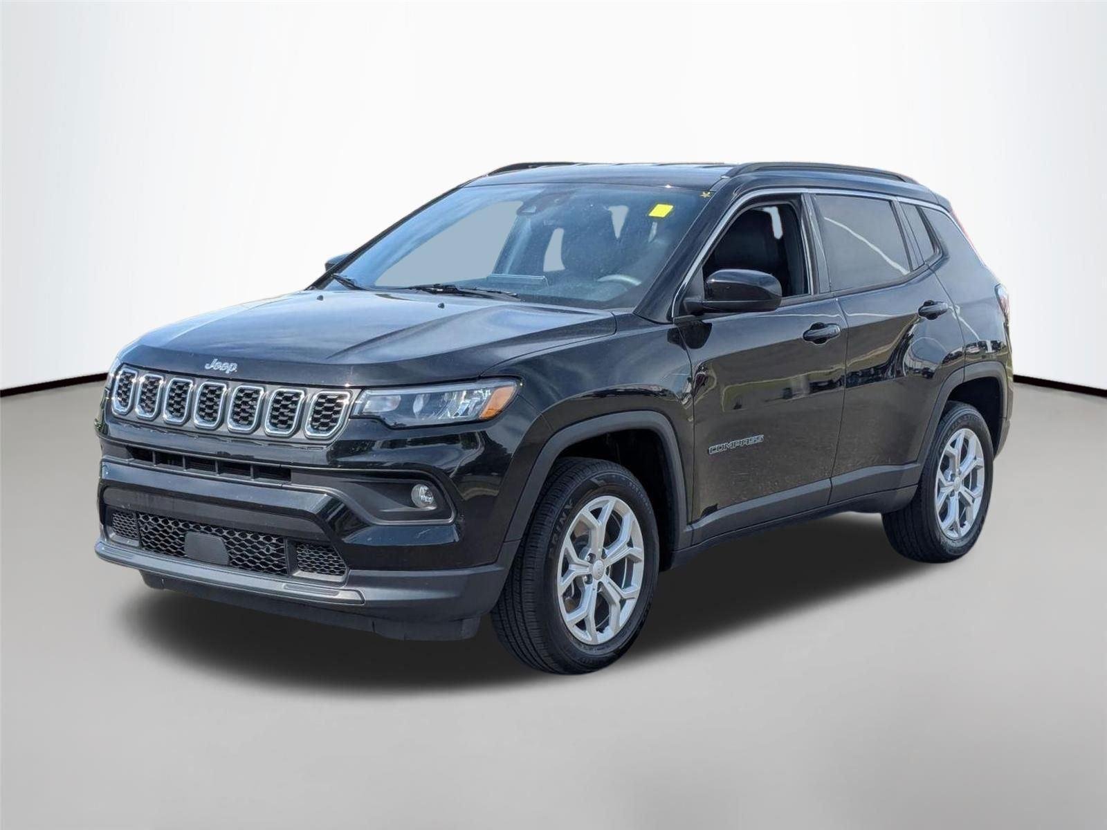 Used 2024 Diamond Black Crystal Pearlcoat Jeep Latitude image 2