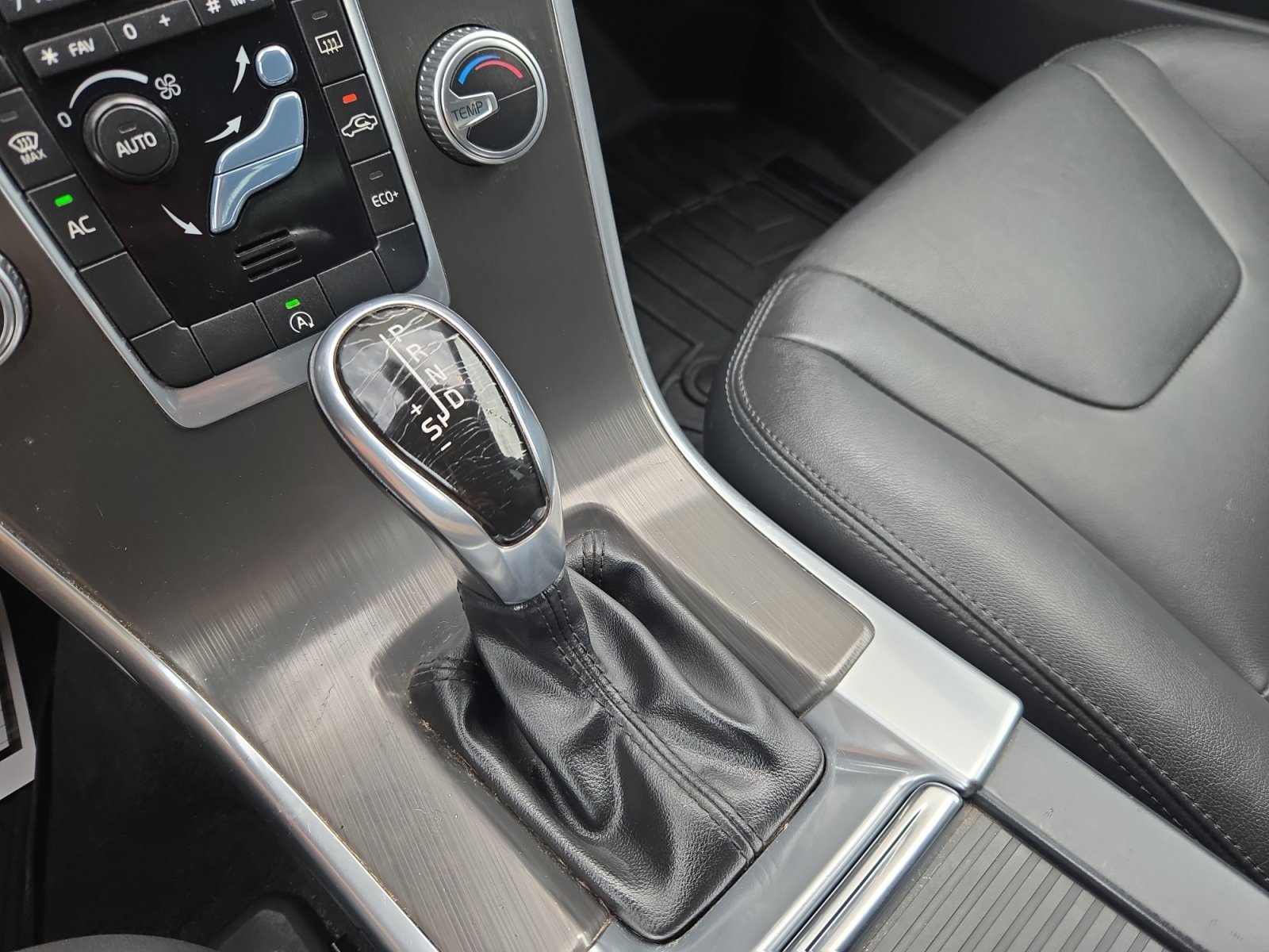 Used 2016 Ice White Volvo T5 Drive-E Premier image 22
