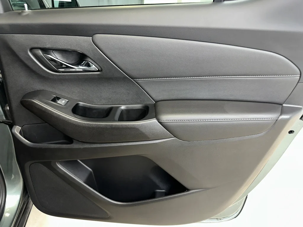 2023 Chevrolet Traverse 1LT - Photo 31