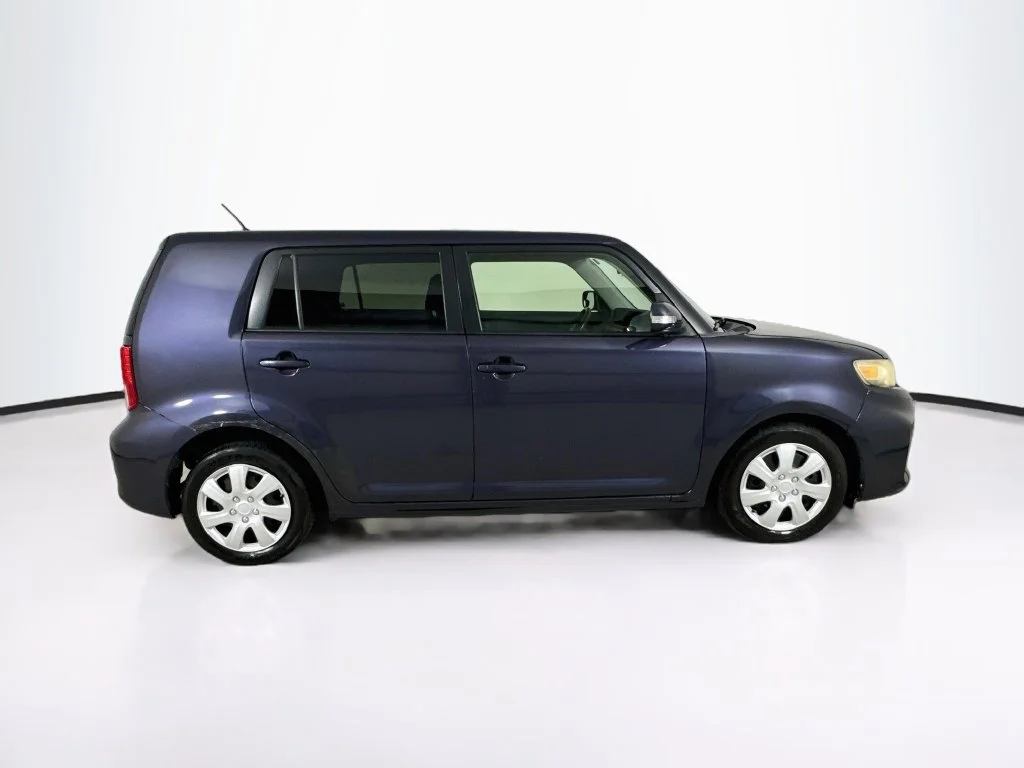 Used 2012 Blue Scion Base image 8