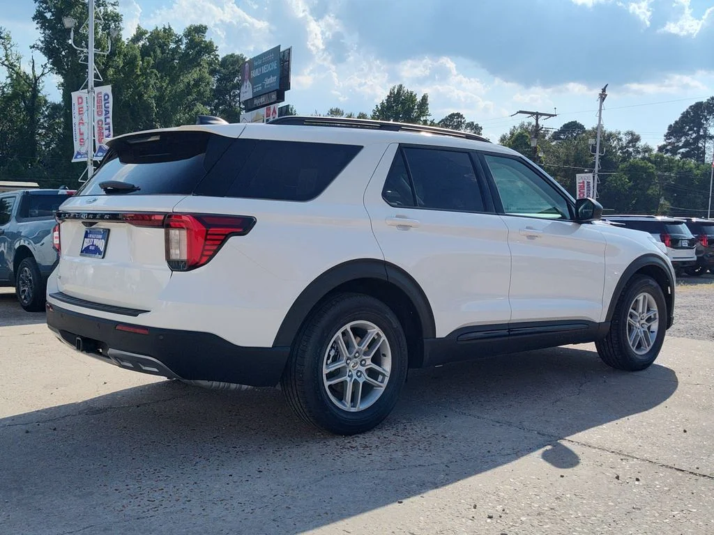New 2026 Star White Metallic Tri-Coat Ford Active image 5