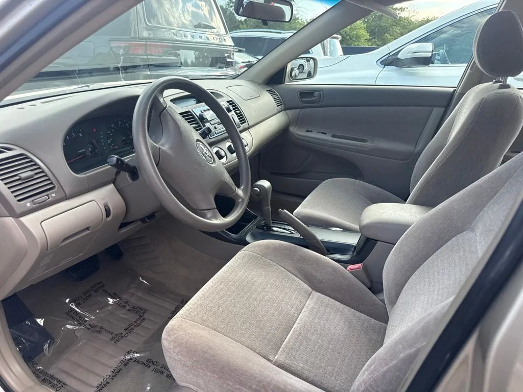 Used 2003 Beige Toyota LE image 3