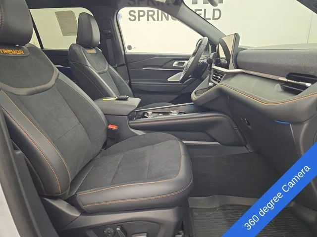 New 2026 Space White Metallic Ford Tremor® image 10