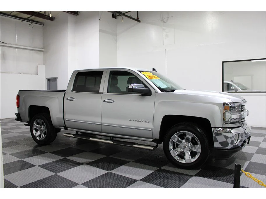 2018 Chevrolet Silverado 1500 LTZ Crew Cab Short Box's photo