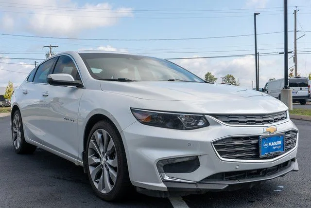 Used 2018 White Chevrolet Premier image 4