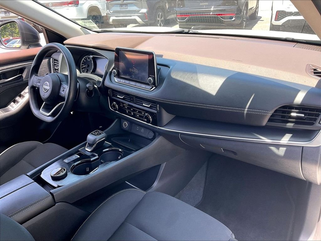 Used 2023 Glacier White Nissan S image 13