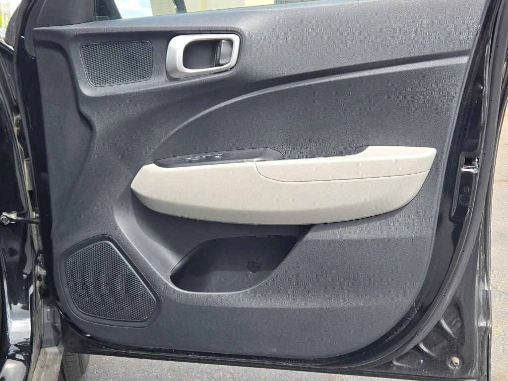 2023 Hyundai Venue SEL - Photo 8