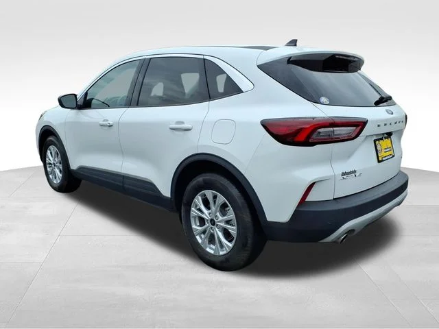 Used 2023 White Ford Active image 7