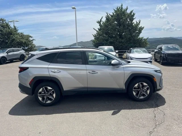 Used 2025 Shimmering Silver Hyundai SEL image 6