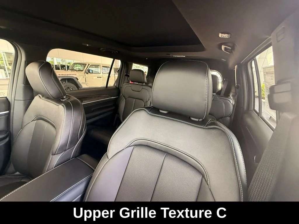 New 2026 Bright White Clear-Coat Exterior Paint Jeep Limited Reserve image 24