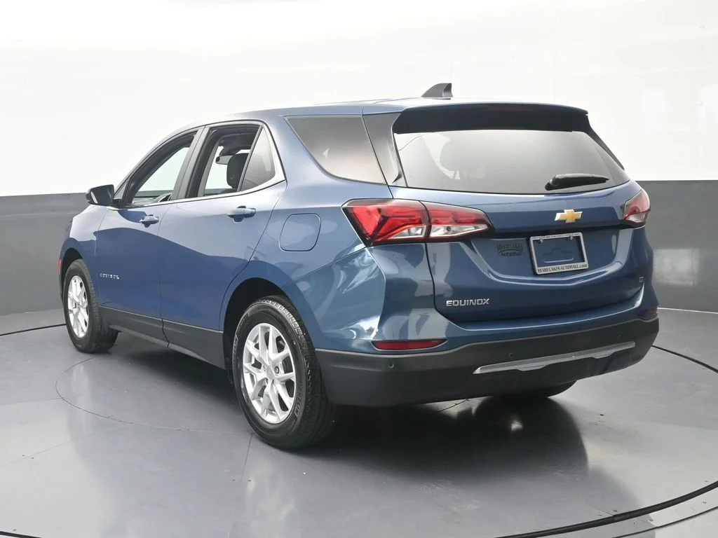 Used 2024 Lakeshore Blue Metallic Chevrolet LT image 3