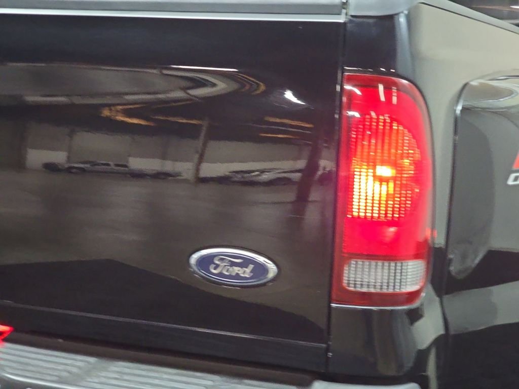 Used 2005 Black Clearcoat Ford  image 26