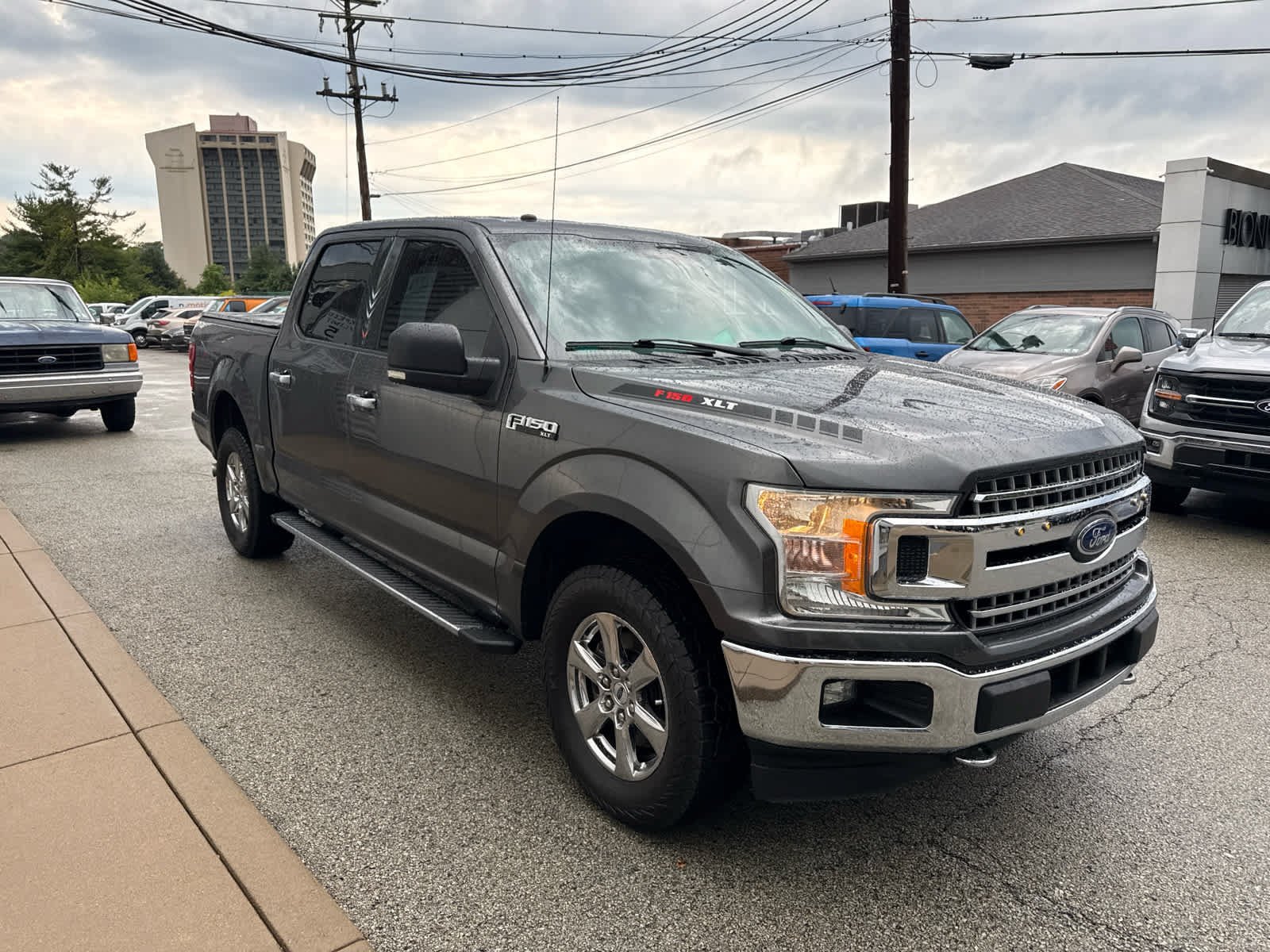 Used 2018 Magnetic Metallic Ford XLT image 3