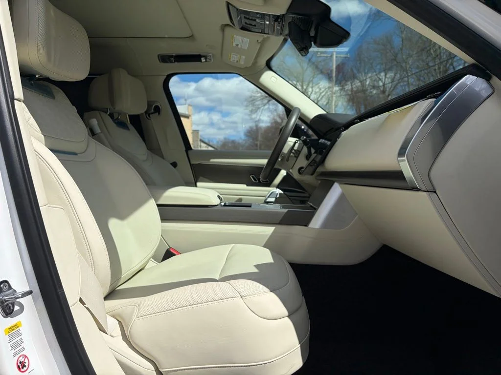 New 2026 White Land Rover SV image 15