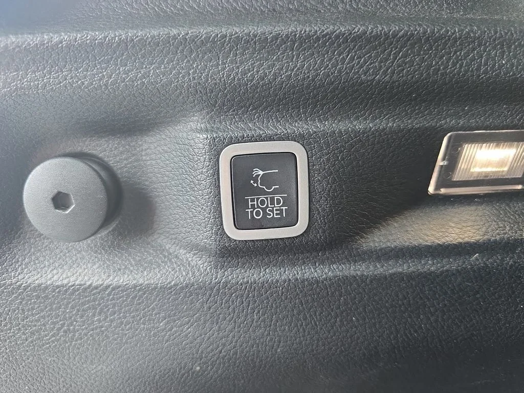 Used 2023 White Jeep Limited image 14