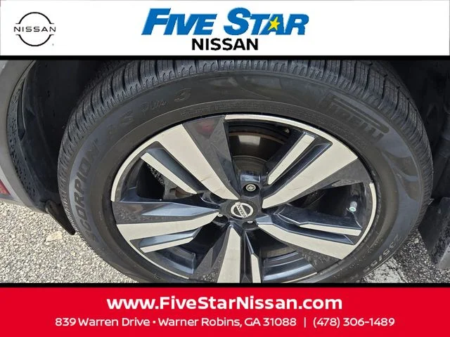 Used 2021 Red Nissan SL image 17