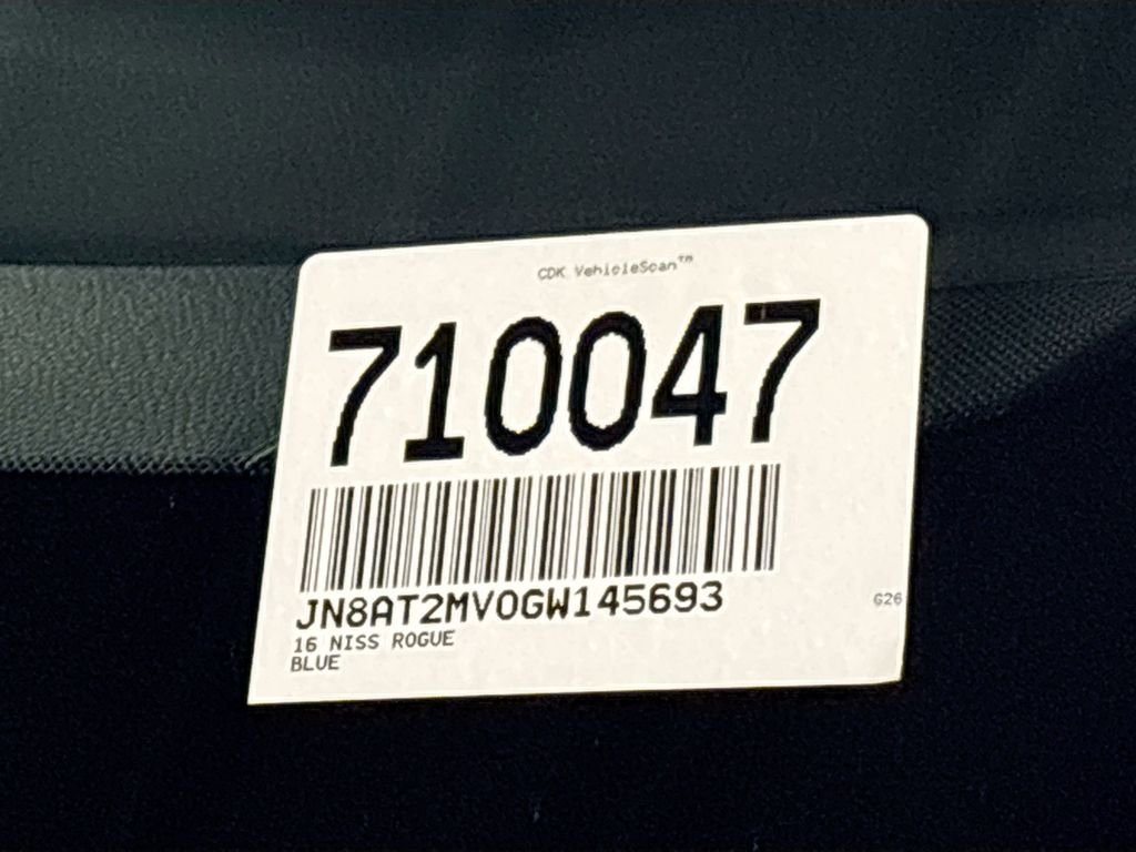 Used 2016 Blue Nissan S image 24
