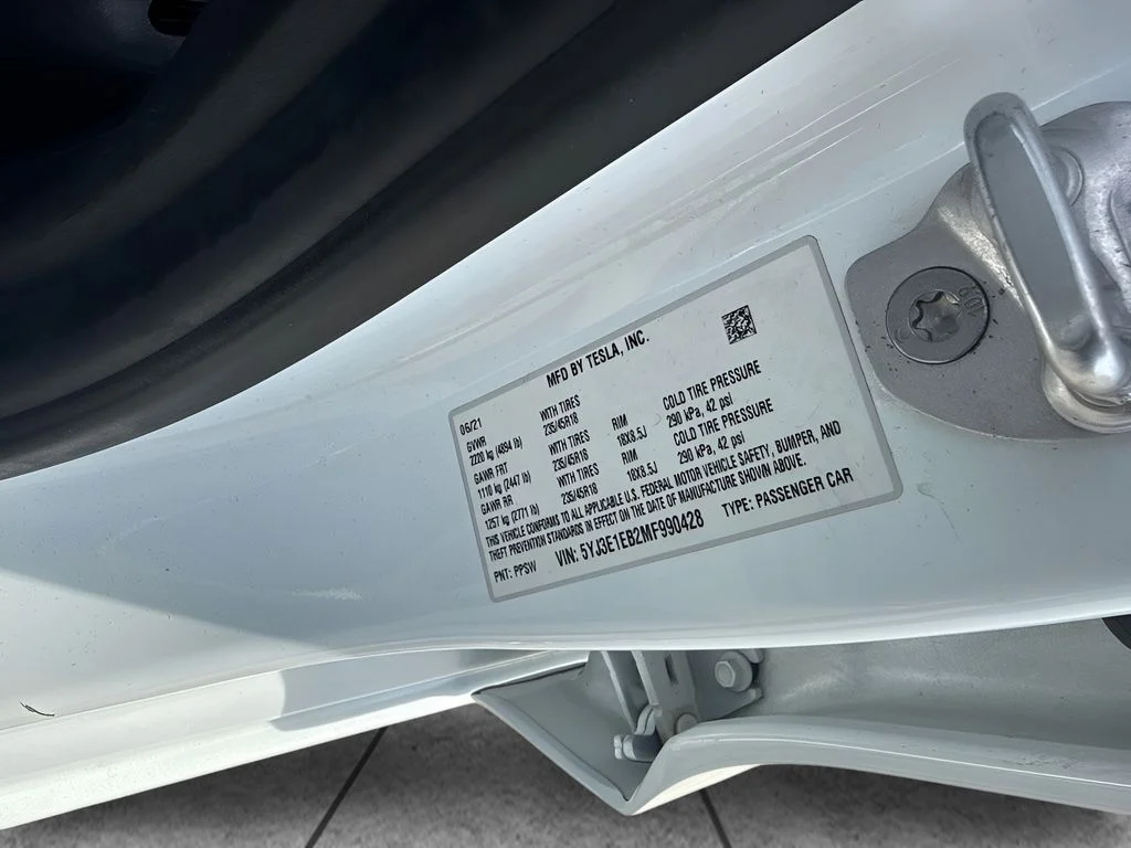 Used 2021 White Tesla Long Range image 38