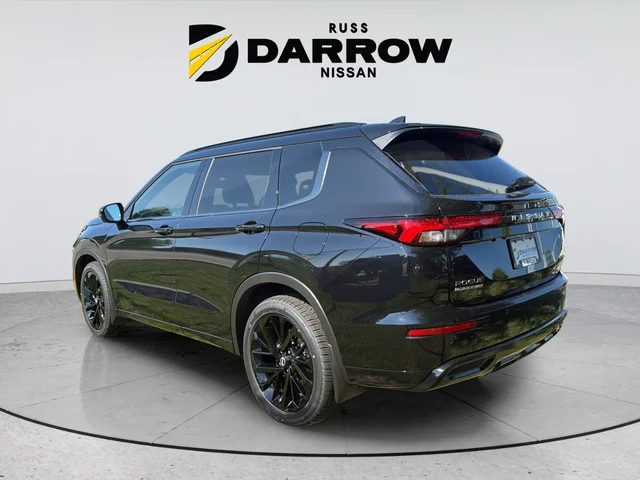 New 2026 Black Nissan Platinum image 3