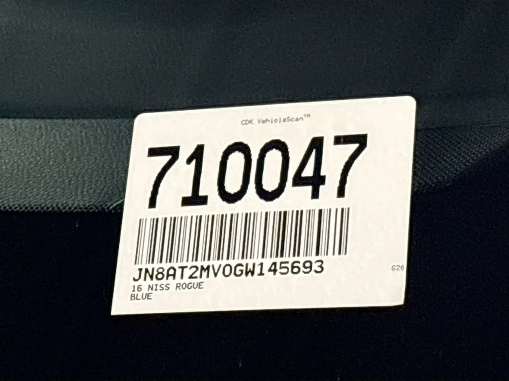 Used 2016 Blue Nissan S image 24