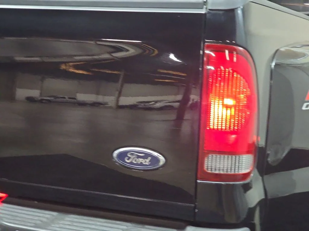 Used 2005 Black Clearcoat Ford Lariat image 26