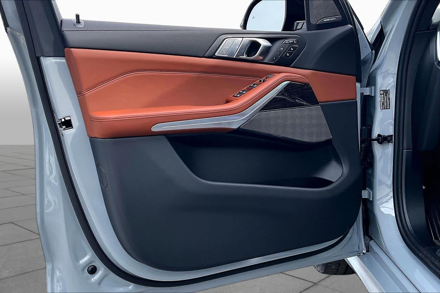 New 2027 Brooklyn Grey Metallic BMW xDrive40i image 10