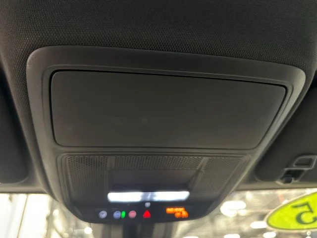 Used 2025 White Chevrolet LT image 30