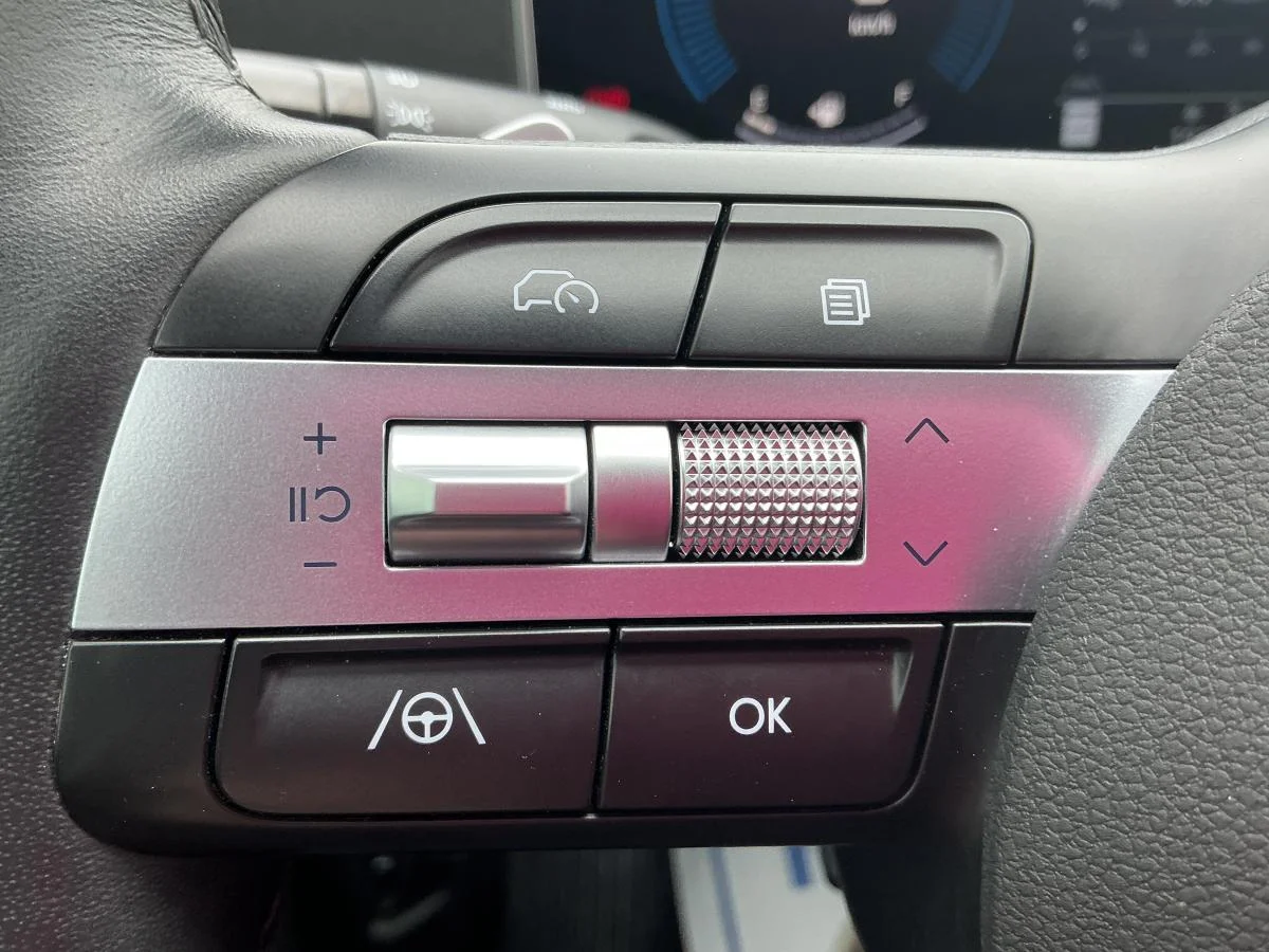 Used 2025 Blue Hyundai Preferred image 21
