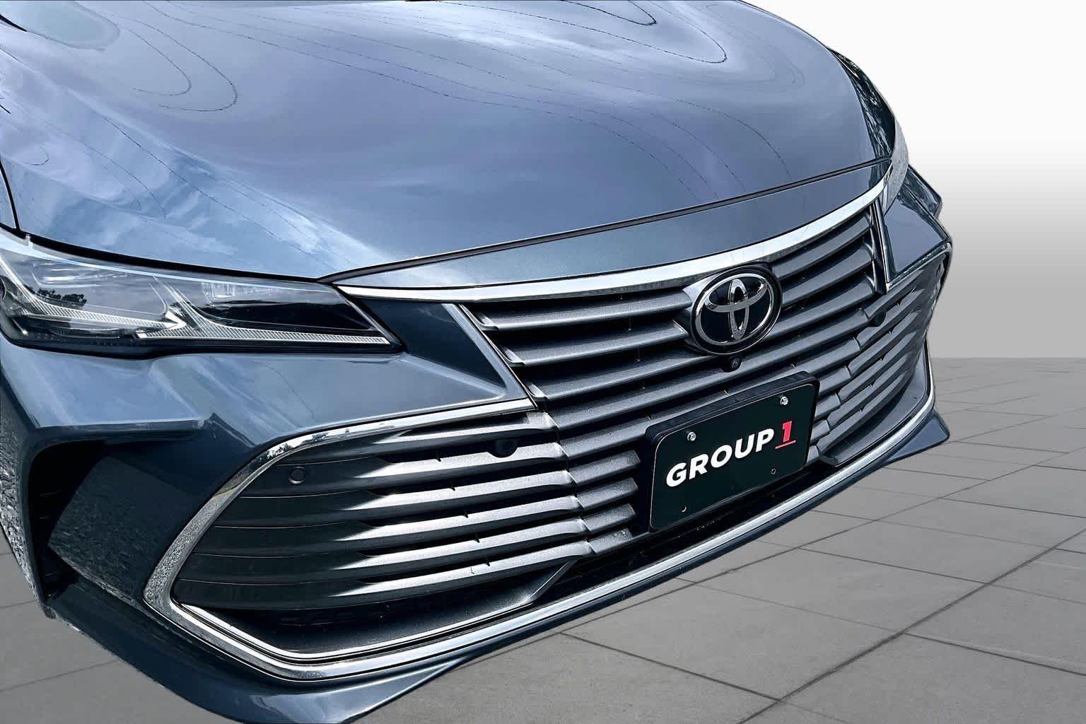 Used 2019 Harbor Gray Metallic Toyota Limited image 30