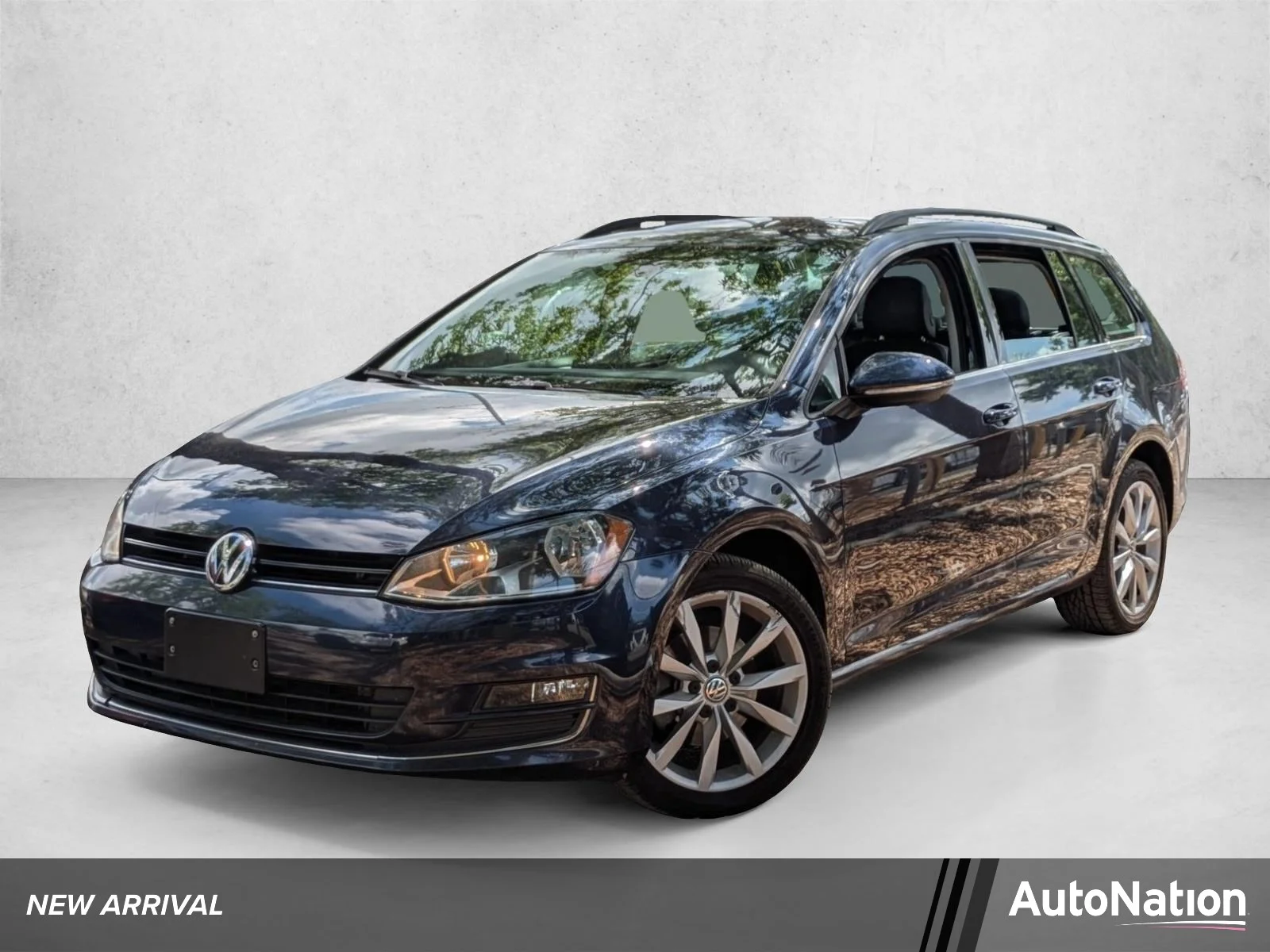 2017 Volkswagen Golf SportWagen TSI SE's photo