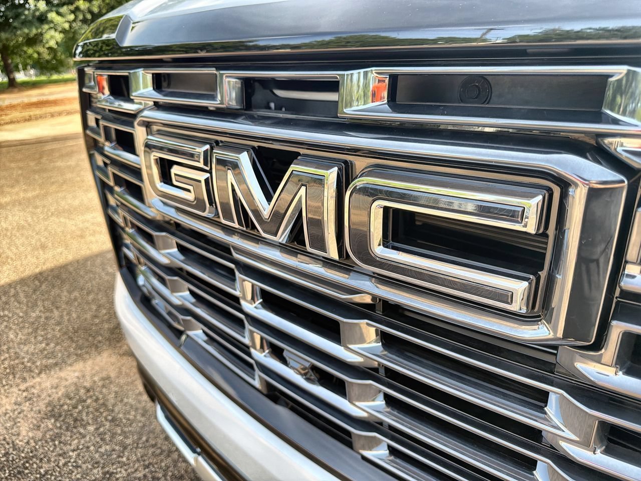 2026 GMC Yukon Denali Ultimate - Photo 26