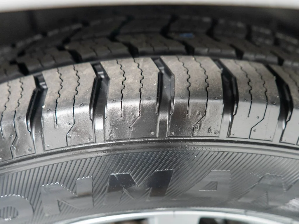 Used 2019 Silver INFINITI LUXE image 34