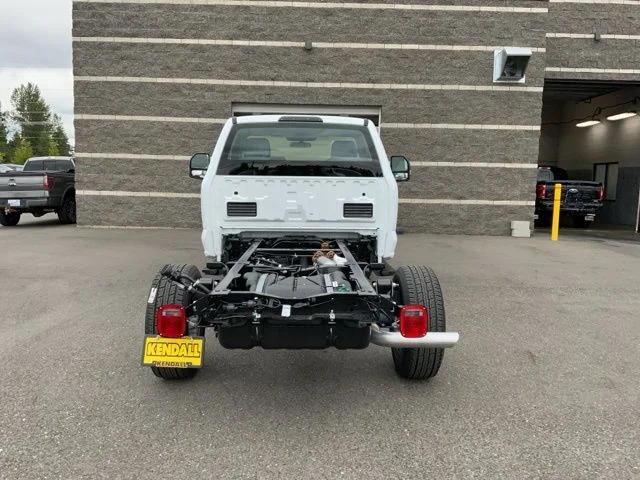 2025 Ford F-350 Super Duty Chassis Cab XLT - Photo 5
