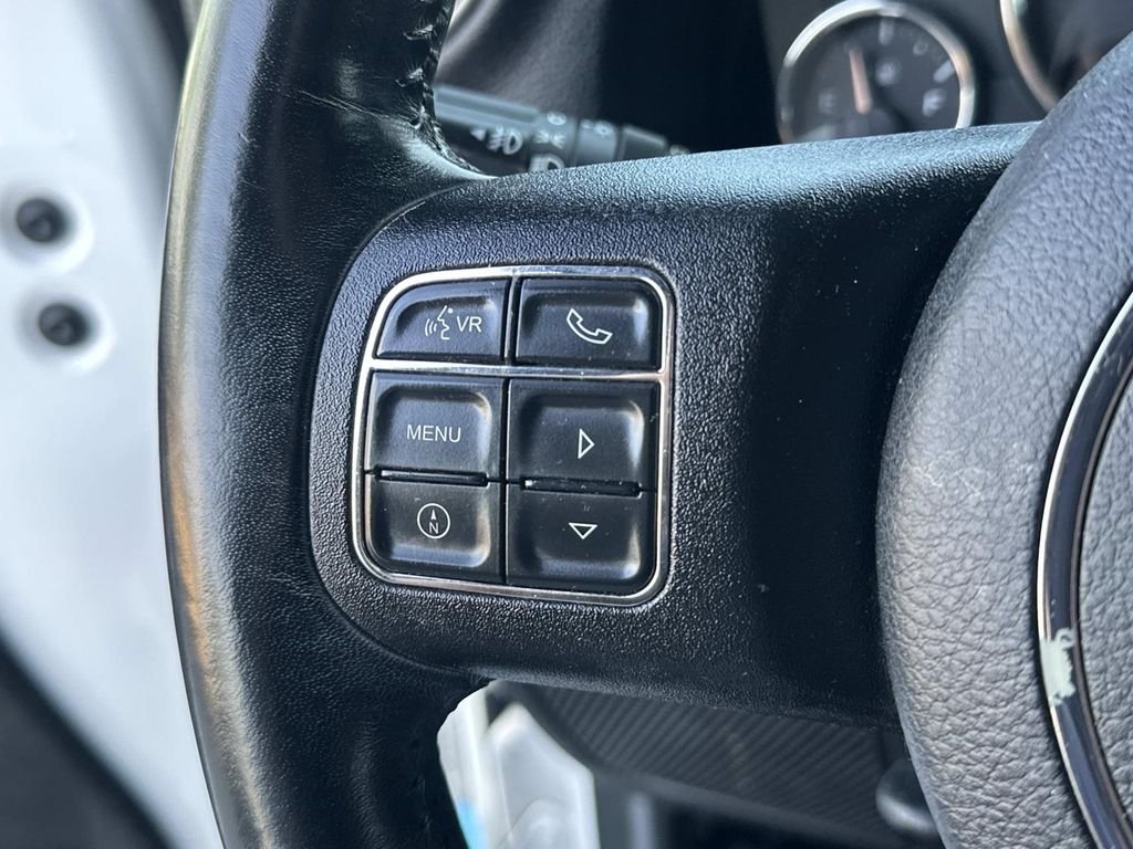 Used 2018 White Jeep Unlimited Sahara image 25