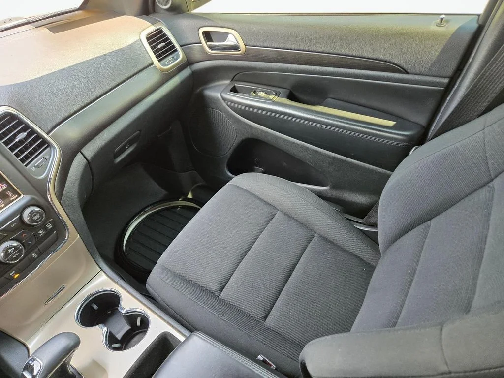 Used 2014 Red Jeep Laredo image 19